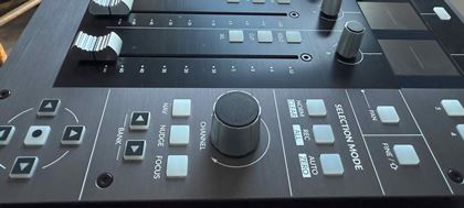 Ssl-UF8 DAW controller